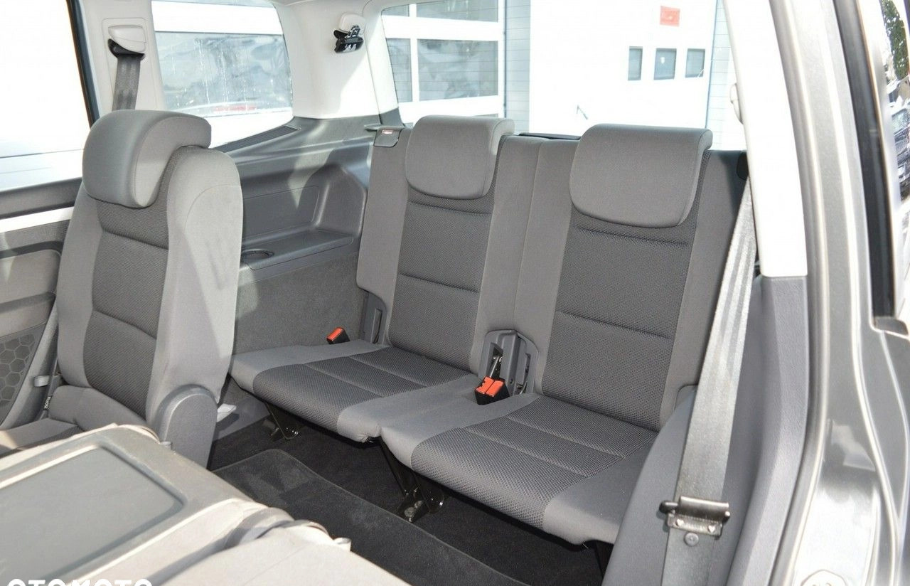 Volkswagen Touran cena 41900 przebieg: 215000, rok produkcji 2015 z Hrubieszów małe 781